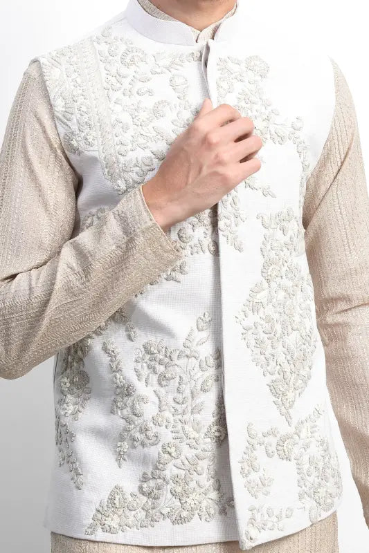 Floral embroidered Bandi