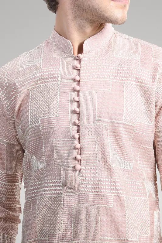 Pattern embroidered kurta
